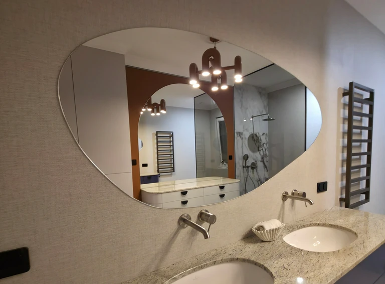 Lustro w&nbsp;niestandardowych wymiarach